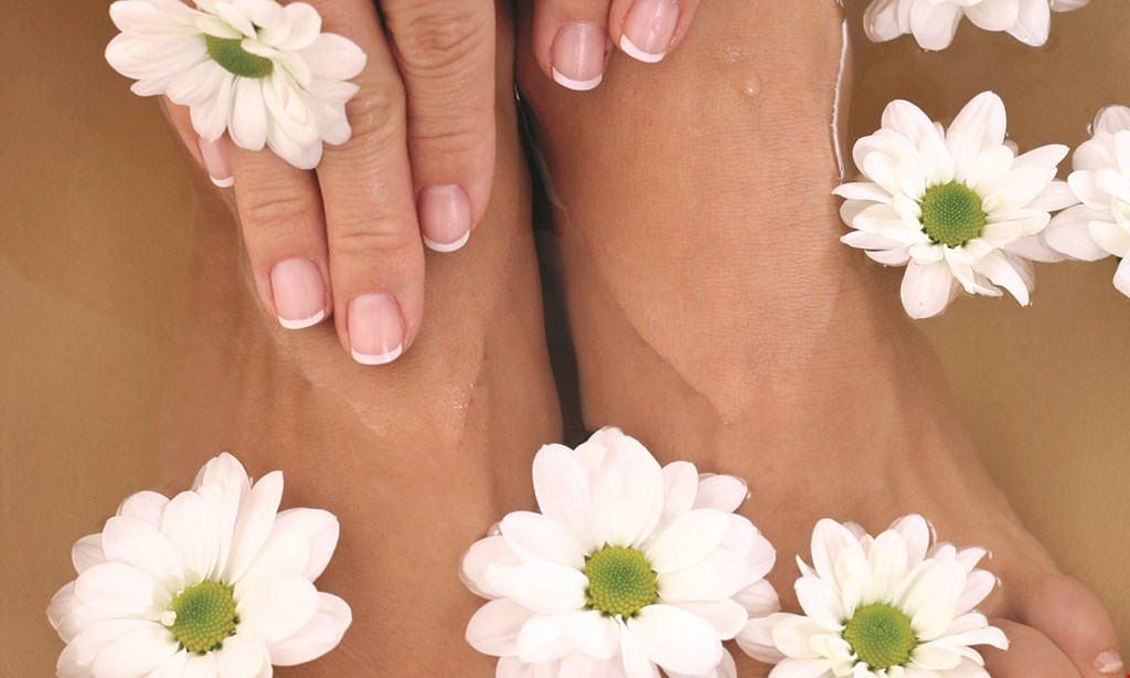 Product image for Fantastic Nail Spa FREEwaxing 
(eyebrow or lip)
with any pedicure service