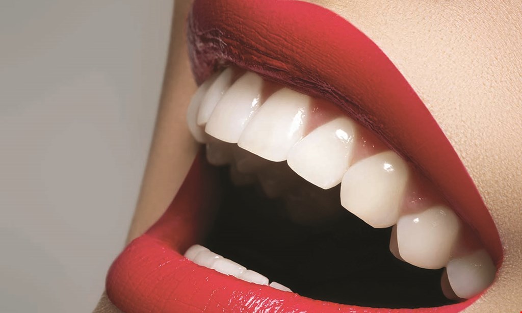 Product image for Floridian Dental Group $500 off A Set Of Dentures 
