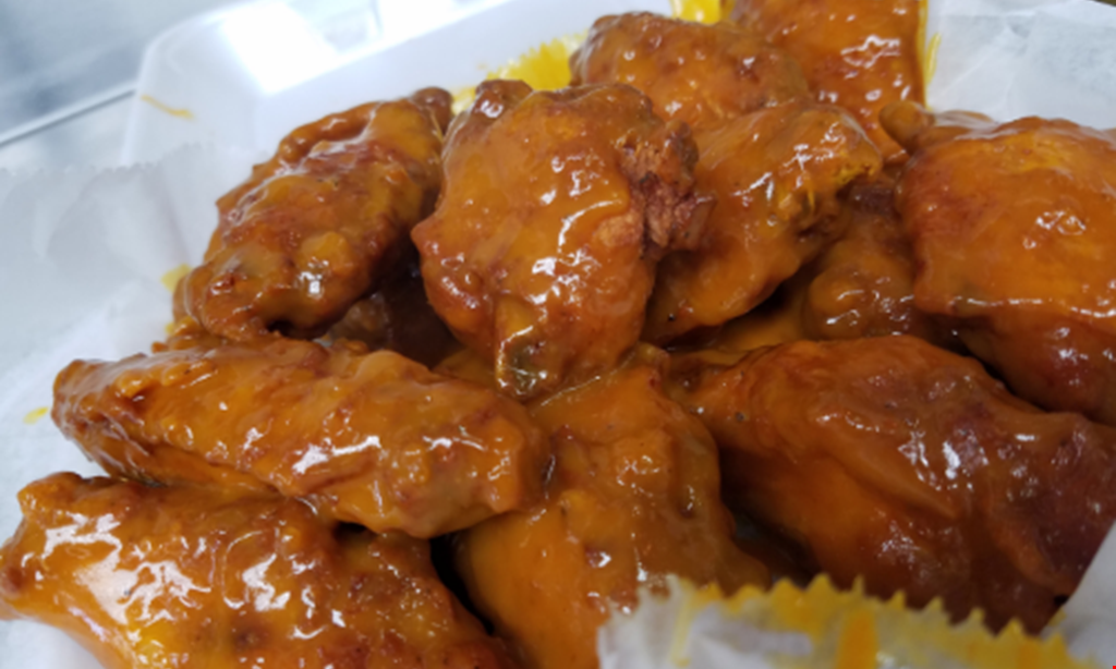 Product image for WORLD WIDE WINGS & PIZZA $29.99 + Tax1 Extra Large
1-Topping, 12 Wings,
2 Liter Soda. 
