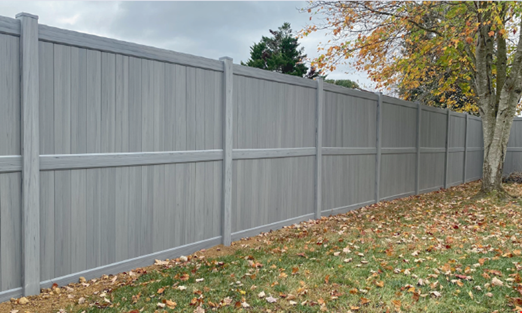 Product image for Bryant Fence Company Free gate with 150ft minimum wood fencing.