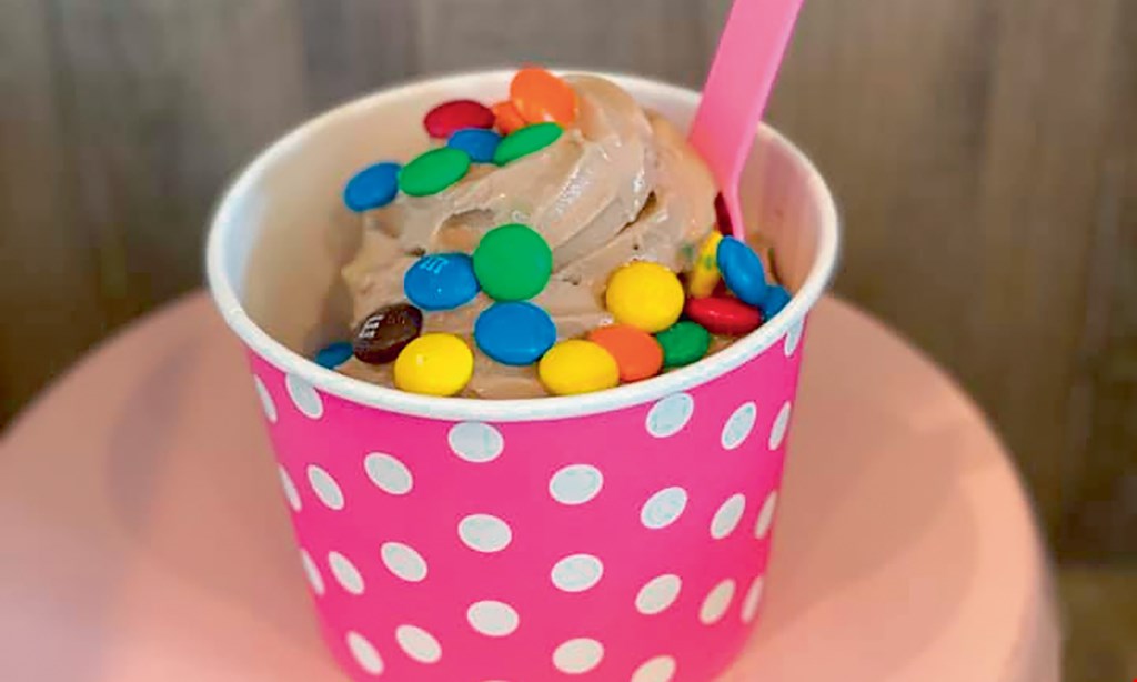 Product image for The Pink Spoon Free kids yogurt with up to 3 toppings.