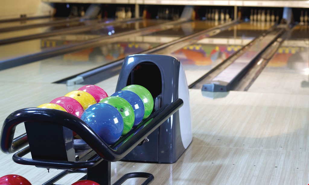 Product image for Retro Bowl $15 For One Hour Of Bowling & Shoe Rental For 4 People (Reg $30)