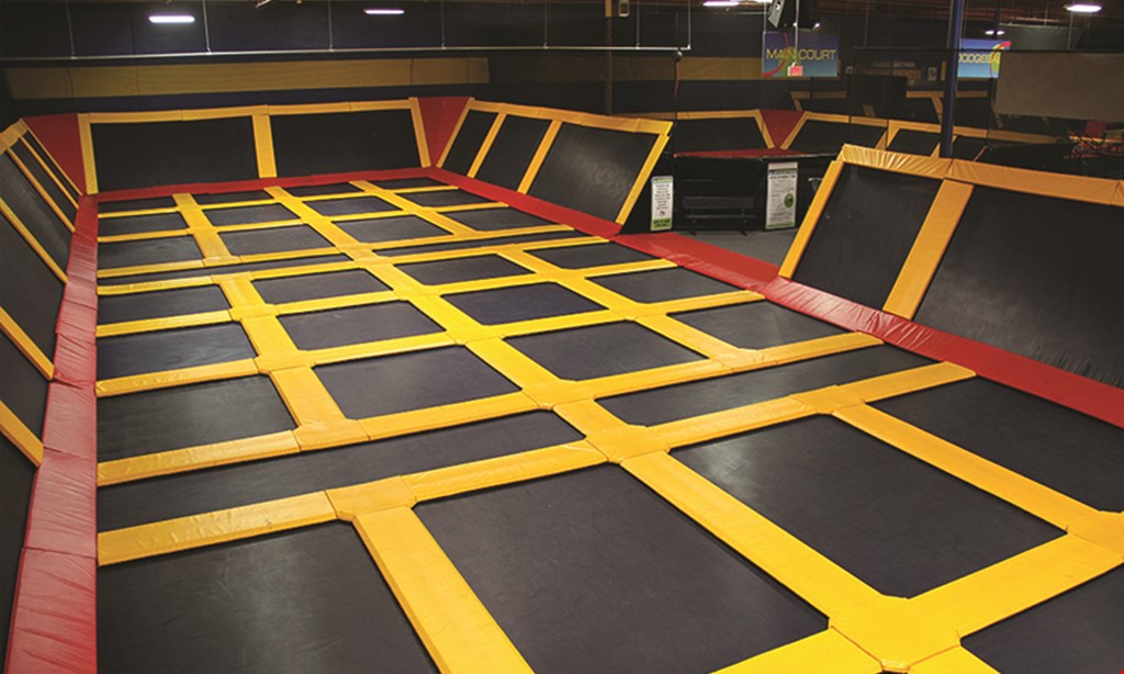 Product image for Sky High Sports Niles $11.50 For 2 Hours Of Jumping For 1 Person (Reg. $23)