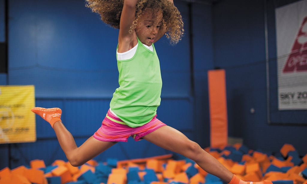 Product image for Sky Zone Trampoline Park $17 For 2 1-Hour Jump Passes (Reg. $34)