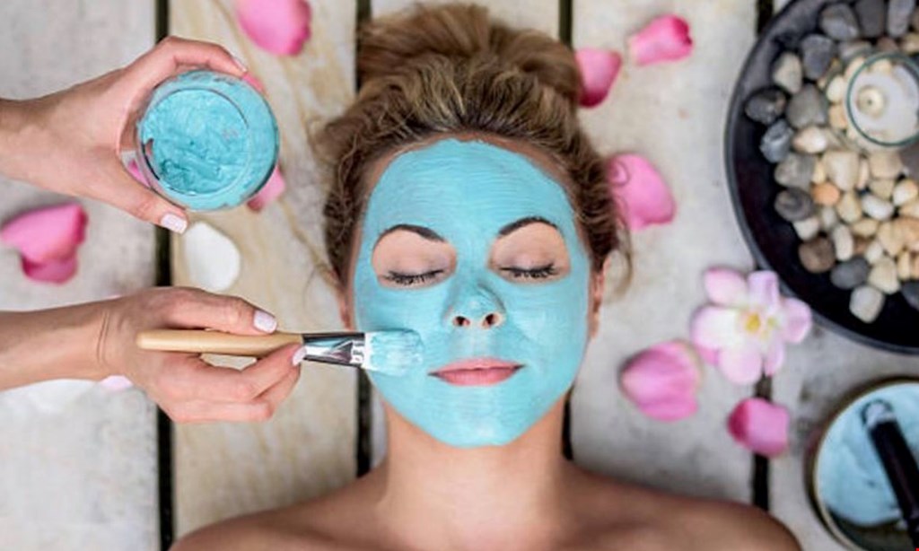 Product image for Holistic Skincare And Waxing $60 For An Anti-Aging Facial (Reg. $120)