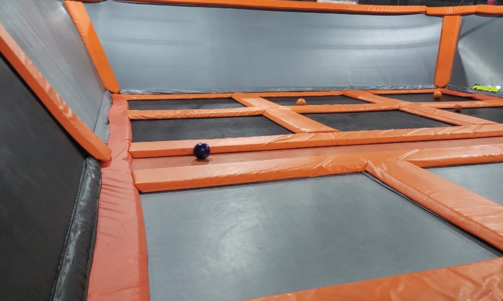 Product image for Xtreme Air Mega Park $134.50 For A Complete Birthday Party Package (Up To 10 Children) (Reg. $269)