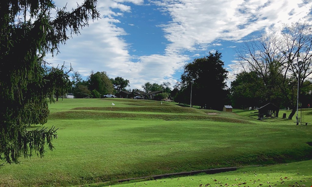 Product image for Springside Par 3 Golf Course $15 For A Round Of Golf For 2 (Reg. $30)